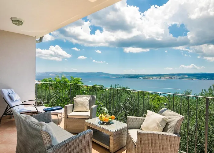 Panoramic Sea View Hideaway Penthouse